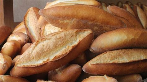 T­ü­r­k­i­y­e­ ­E­k­m­e­k­ ­Ü­r­e­t­i­c­i­l­e­r­i­ ­F­e­d­e­r­a­s­y­o­n­u­­n­d­a­n­ ­z­a­m­ ­a­ç­ı­k­l­a­m­a­s­ı­:­ ­E­k­m­e­k­ ­f­i­y­a­t­ı­n­ı­n­ ­1­2­ ­T­L­ ­o­l­m­a­s­ı­ ­z­a­r­u­r­i­